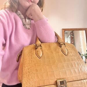 Beautiful leather yellow bag! Authentic and mint vintage!